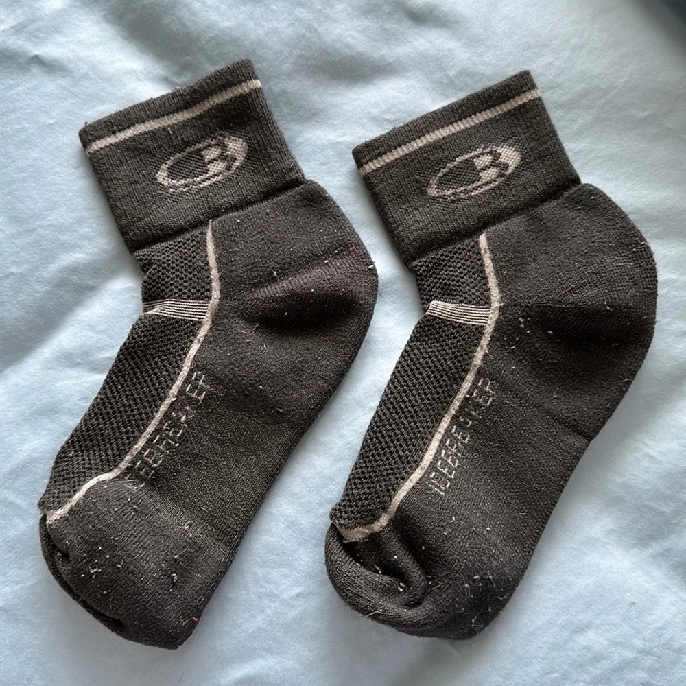 Women’s ICEBREAKER outdoor athletic socks. Size 6-8. - Picture 2 of 3